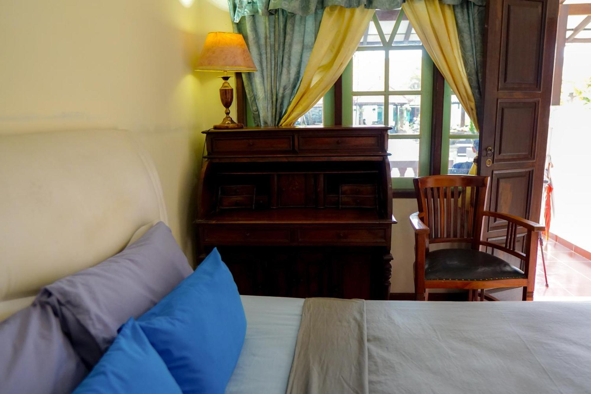Hotel Tulips Джокьякарта Номер фото